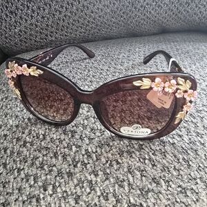 Versona Brown Cat-Eye Sunglasses with Floral Accents